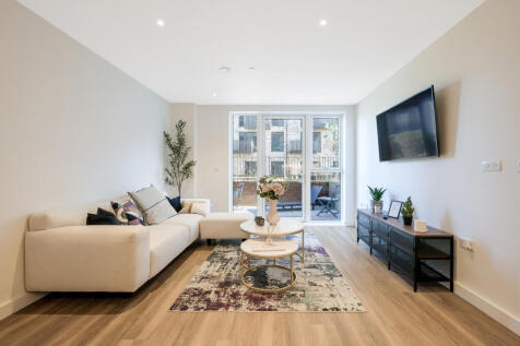 2 lounge 1